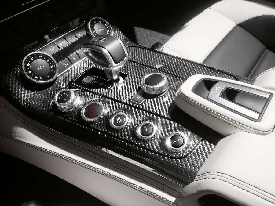  Mercedes-Benz SLS AMG Roadster 2011 года  (фото 15 из 183)